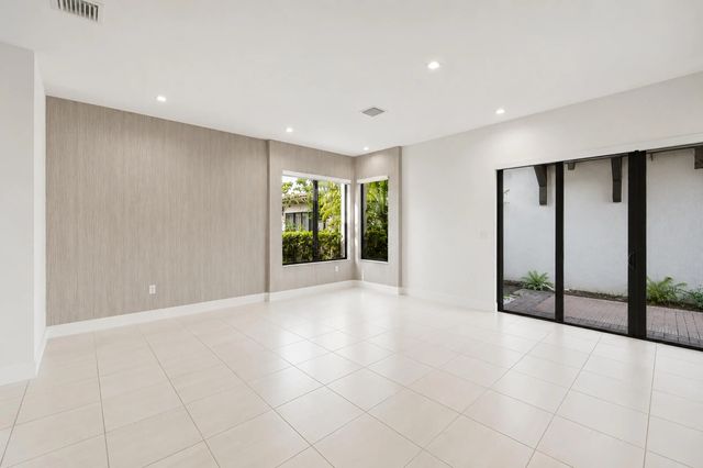 5 of 51 - 8272 Nw 44th Terrace, Doral, FL