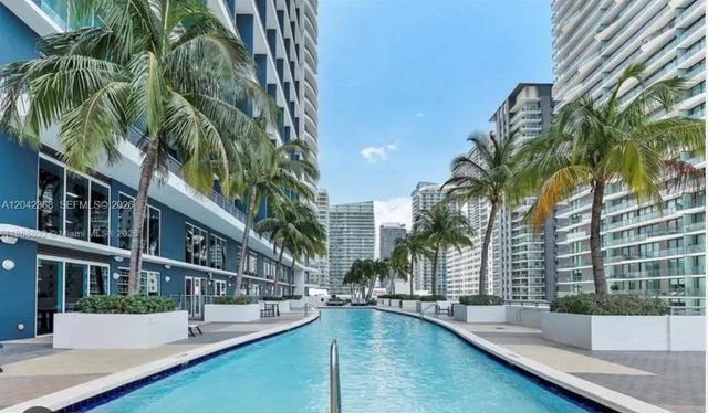4 of 5 - 60 Sw 13th Street #1621, Miami, FL