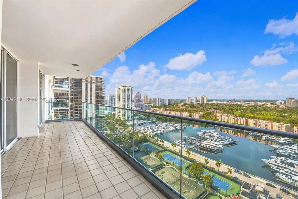 19707 Turnberry Way #23c, Aventura