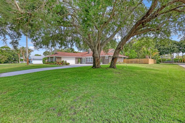 6185 White Oak Court, Jupiter