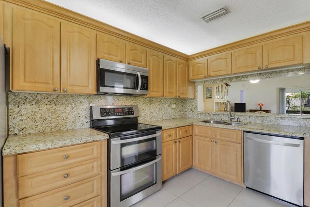 3 of 23 - 5373 Gene Circle, West Palm Beach, FL