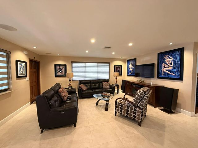 5 of 43 - 5170 Palm Avenue, Hialeah, FL