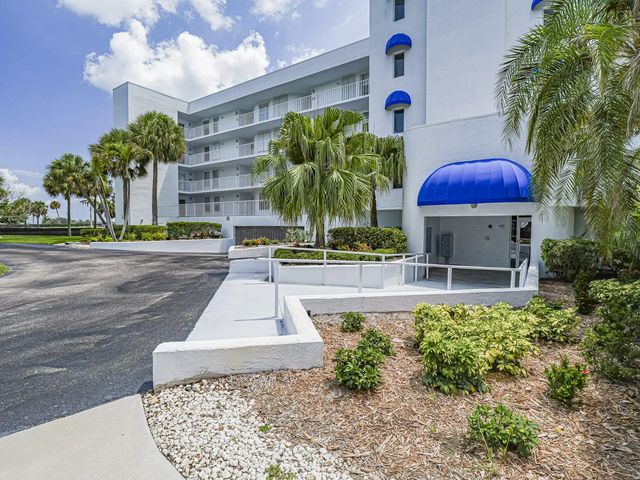 4 of 53 - 6005 River Run Drive, Sebastian, FL