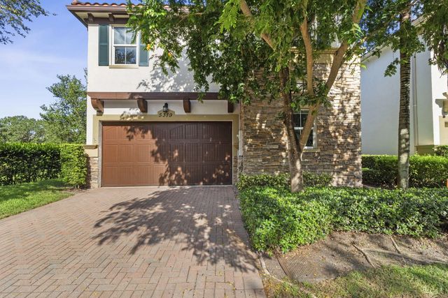 5319 Falcon Trail, Davie