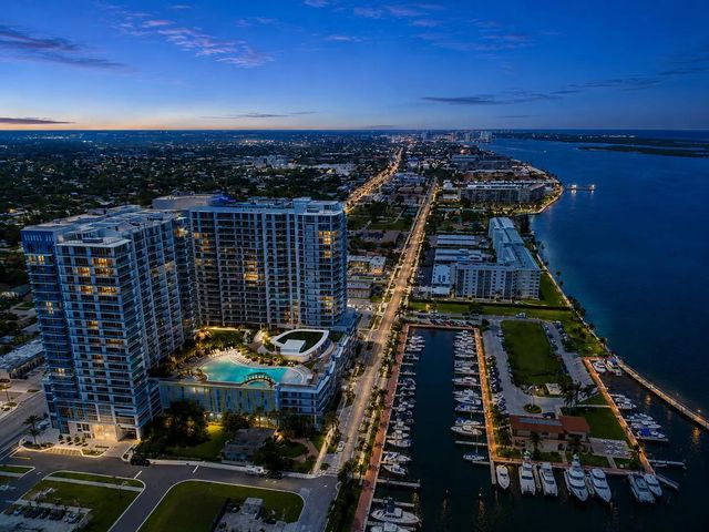 220 Lake Shore Drive #621, Lake Park