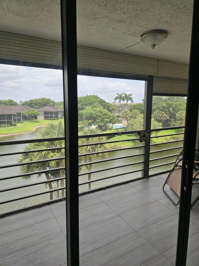 7580 Regency Lake Drive #402, Boca Raton