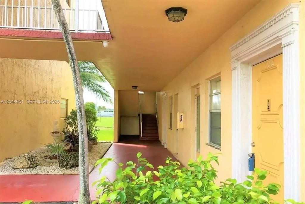 3940 Nw 42nd Avenue #122, Lauderdale Lakes