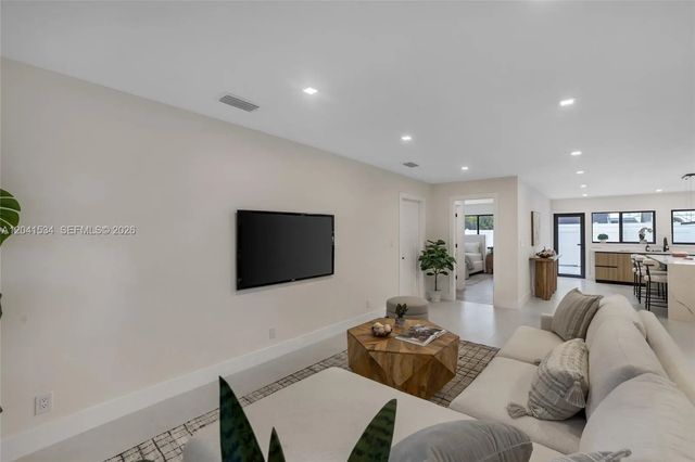 5 of 54 - 5718 Ne 15th Avenue, Fort Lauderdale, FL
