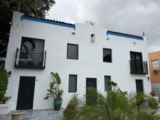 2134 Sw 11th Street, Miami