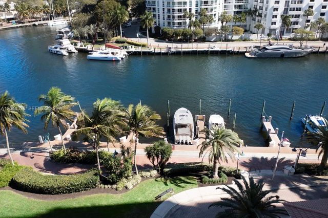 3 of 4 - 610 W Las Olas Boulevard, Fort Lauderdale, FL