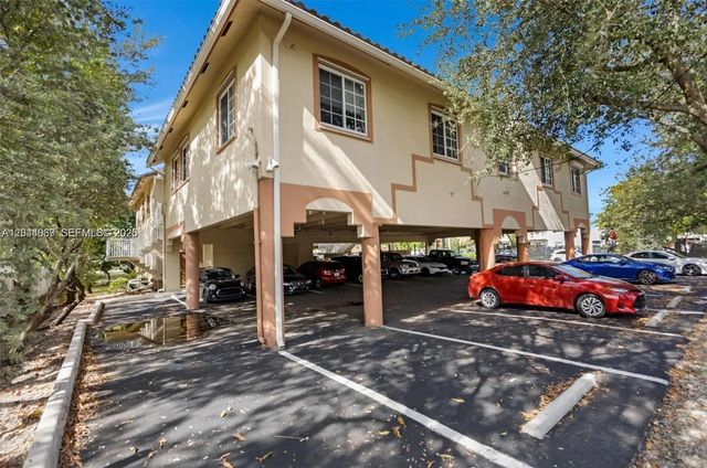 3 of 17 - 5595 Orange Drive #101, Davie, FL