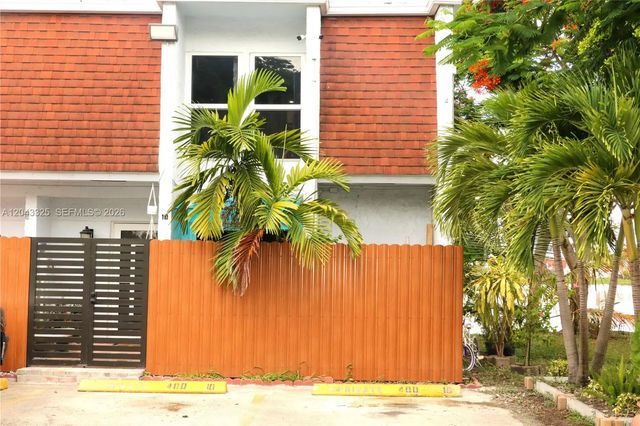 400 Nw 107th Avenue #10c, Miami