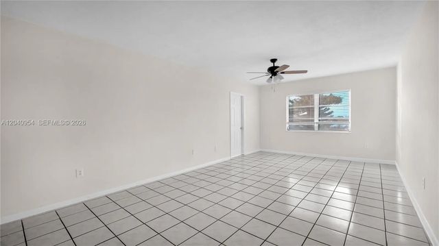 5 of 18 - 251 Ne 187th Street #830, Miami, FL