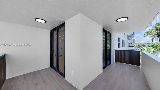 4 of 48 - 1623 Collins Avenue #415, Miami Beach, FL