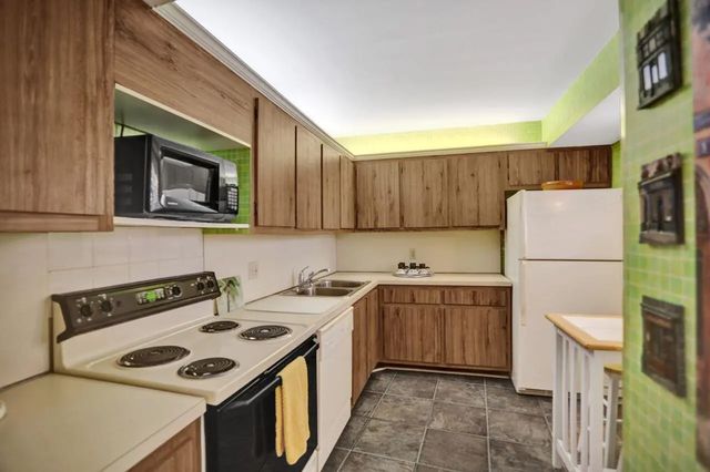 5 of 27 - 100 Ocean Trail Way #109, Jupiter, FL
