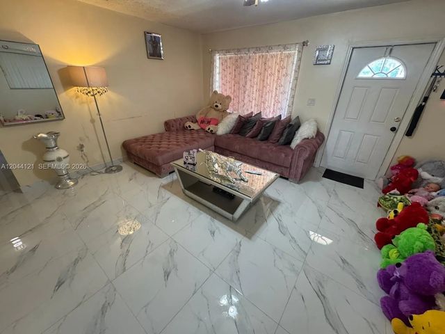 3 of 29 - 5923 Fillmore Street, Hollywood, FL