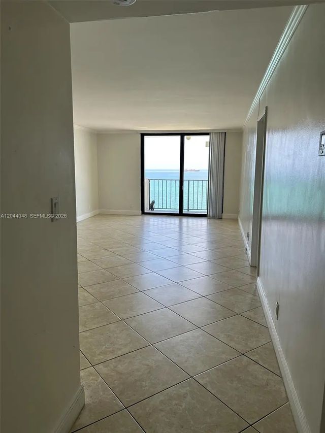 2 of 11 - 2625 Collins Avenue #1805, Miami Beach, FL
