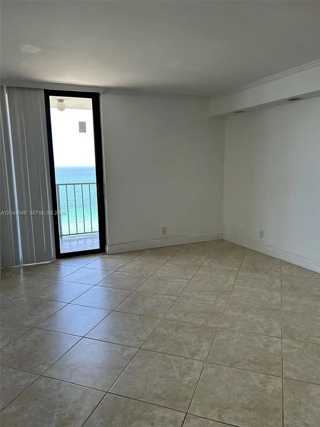 3 of 11 - 2625 Collins Avenue #1805, Miami Beach, FL