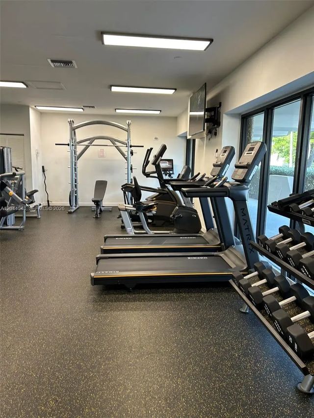 4 of 11 - 2625 Collins Avenue #1805, Miami Beach, FL