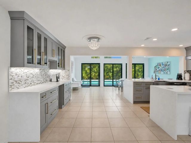 5 of 85 - 5251 Ne 26th Avenue, Fort Lauderdale, FL