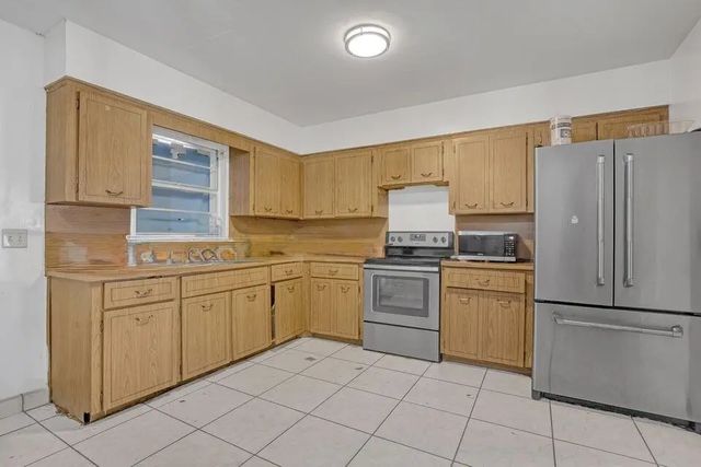5 of 7 - 3308 Lake Avenue, West Palm Beach, FL