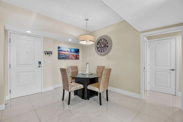 4 of 70 - 450 N Federal Highway #1406, Boynton Beach, FL