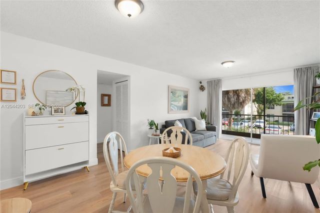 4 of 15 - 4161 Nw 90th Avenue #206, Coral Springs, FL