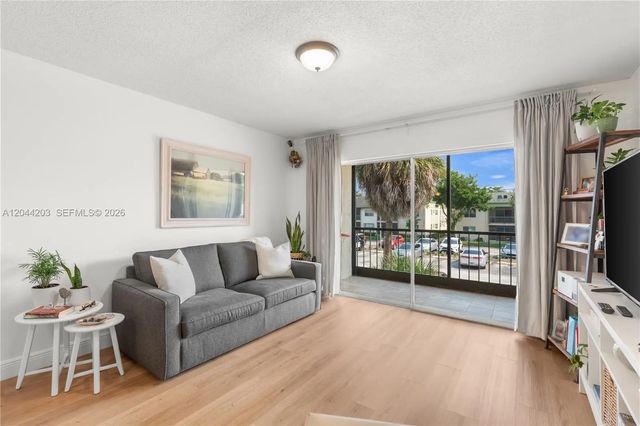 5 of 15 - 4161 Nw 90th Avenue #206, Coral Springs, FL