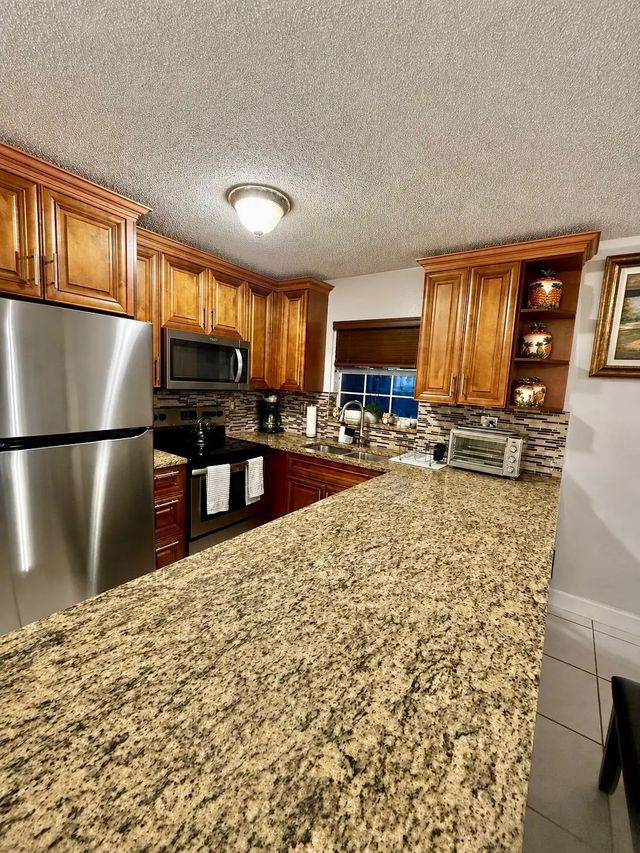 5 of 26 - 7526 Sw 7th Court, North Lauderdale, FL