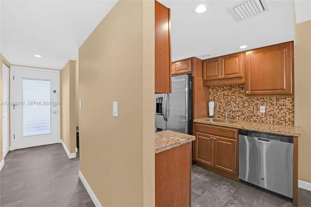 3 of 23 - 2901 Nw 48th Avenue #355, Lauderdale Lakes, FL