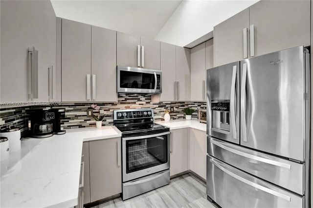 2 of 21 - 4444 Dogwood Circle, Weston, FL