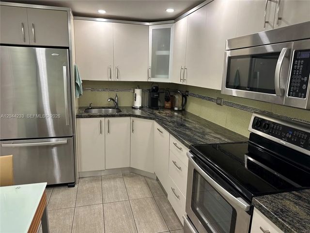 4 of 47 - 6039 Collins Avenue #1205, Miami Beach, FL