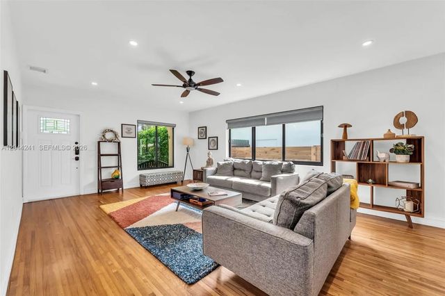 3 of 24 - 2220 Sw 25th Street, Miami, FL