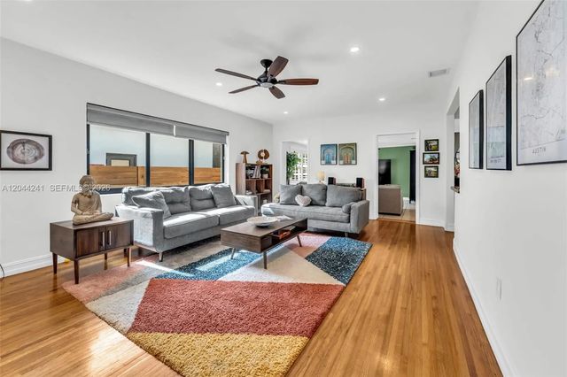 4 of 24 - 2220 Sw 25th Street, Miami, FL