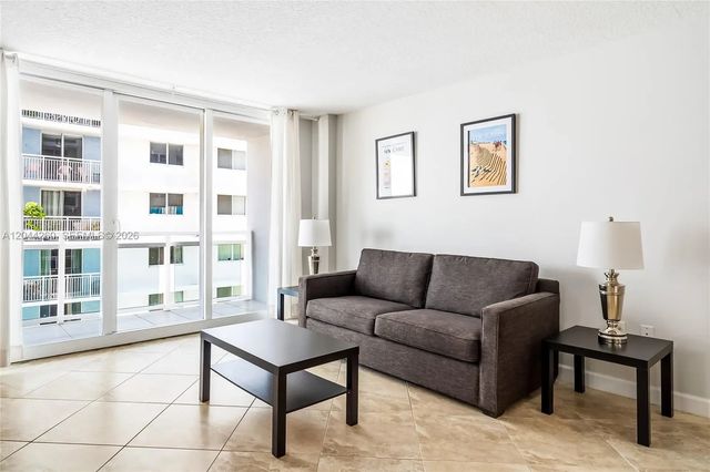 3 of 42 - 6917 Collins Avenue #1012, Miami Beach, FL