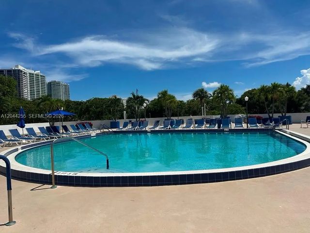 3 of 17 - 3701 N Country Club Drive #207, Aventura, FL