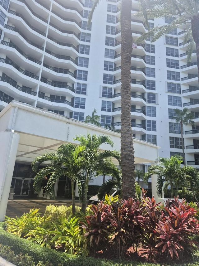 4 of 32 - 3600 Mystic Pointe Drive #1202, Aventura, FL