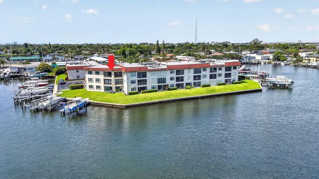 313 Lake Circle #316, North Palm Beach
