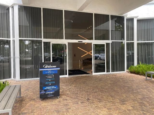 4 of 42 - 3300 Ne 192nd Street #612, Aventura, FL