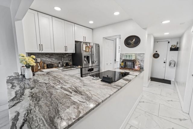 2 of 33 - 1021 Mockingbird Lane #211, Plantation, FL