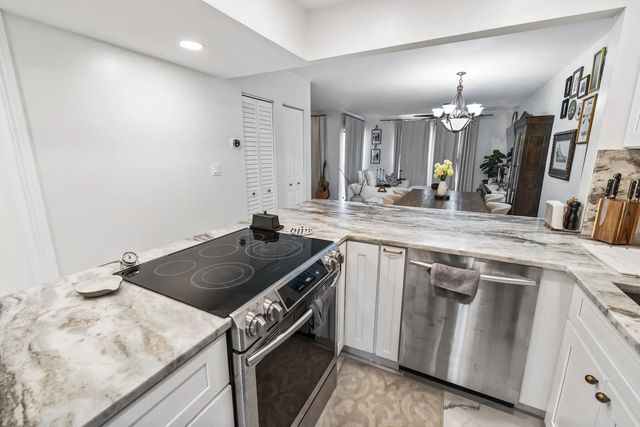 3 of 33 - 1021 Mockingbird Lane #211, Plantation, FL