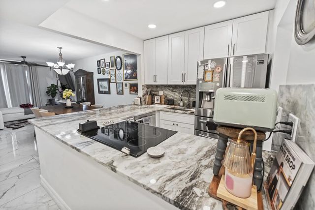 4 of 33 - 1021 Mockingbird Lane #211, Plantation, FL