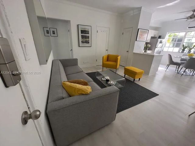 4 of 28 - 836 10th Street #5, Miami Beach, FL