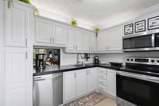 3 of 20 - 300 Ne 26th Avenue #1030, Boynton Beach, FL