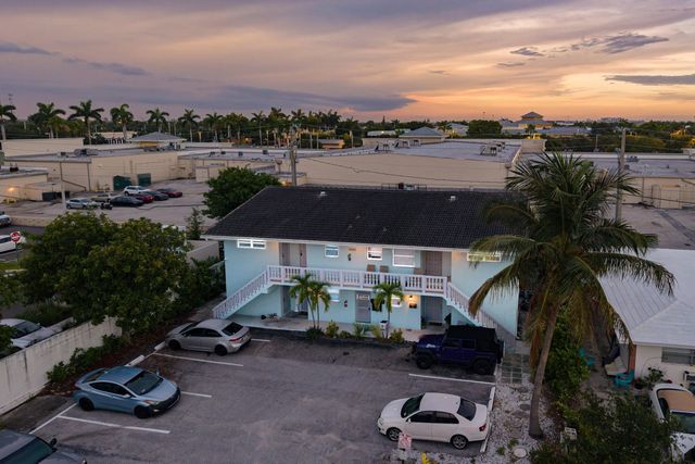 2 of 14 - 1001 Se 3rd Street, Deerfield Beach, FL