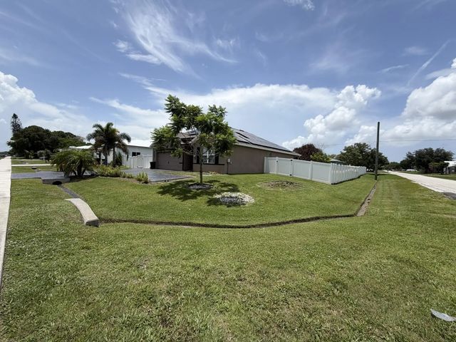 2 of 43 - 103 Sw Oakridge Drive, Port St. Lucie, FL