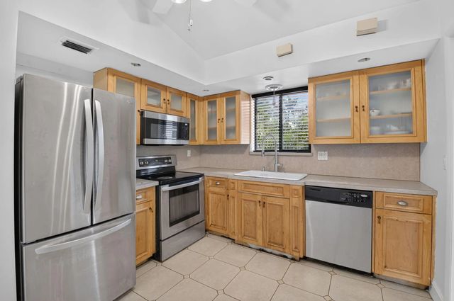 5 of 18 - 424 Nw 12th Avenue, Boca Raton, FL