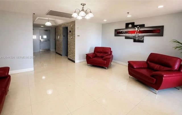2 of 8 - 1825 W 44th Place #806, Hialeah, FL
