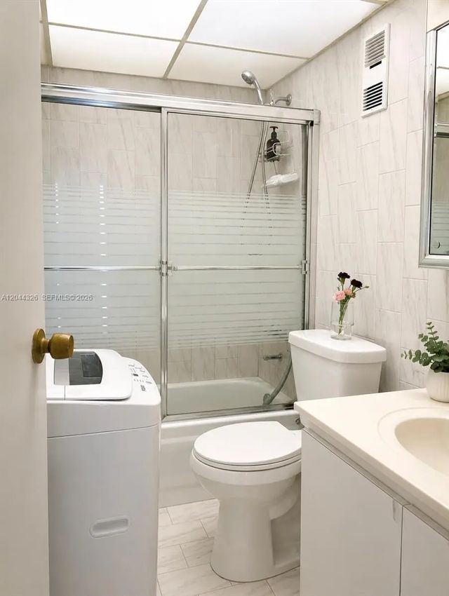 5 of 8 - 1825 W 44th Place #806, Hialeah, FL