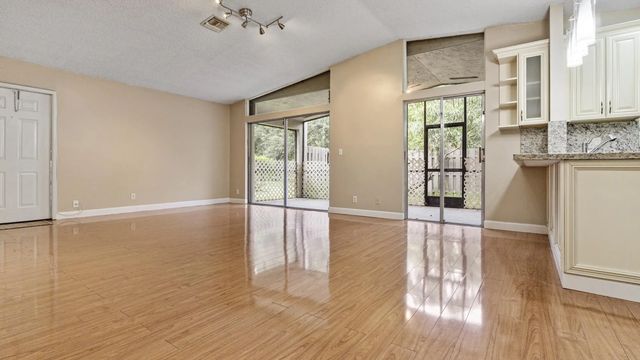 5 of 41 - 570 Woodgate Circle #a, Sunrise, FL